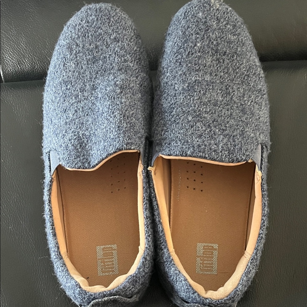 FitFlop Rally slip on women’s shoes size 7.5 navy blue